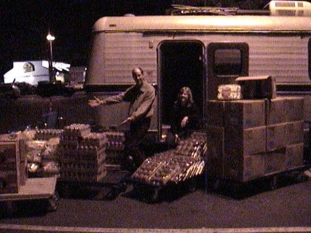 20041229bLoadingTheBeast.JPG